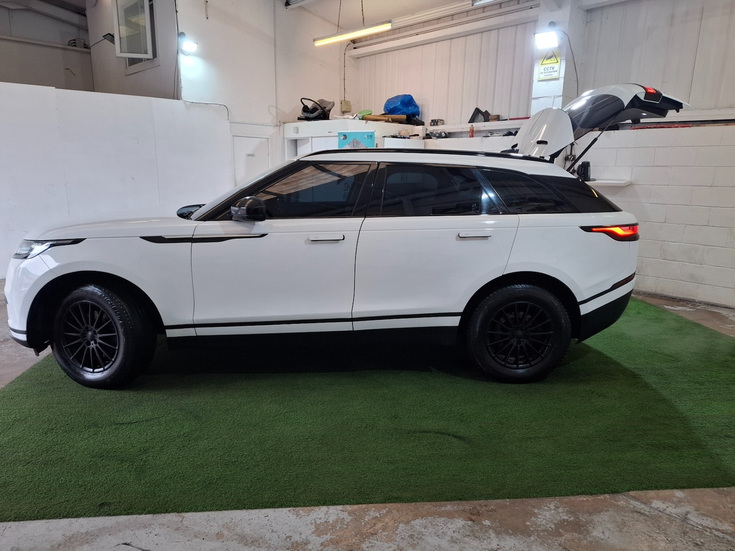 Used Land Rover Range Rover Velar 2018 for sale - 76314112: Photo 36