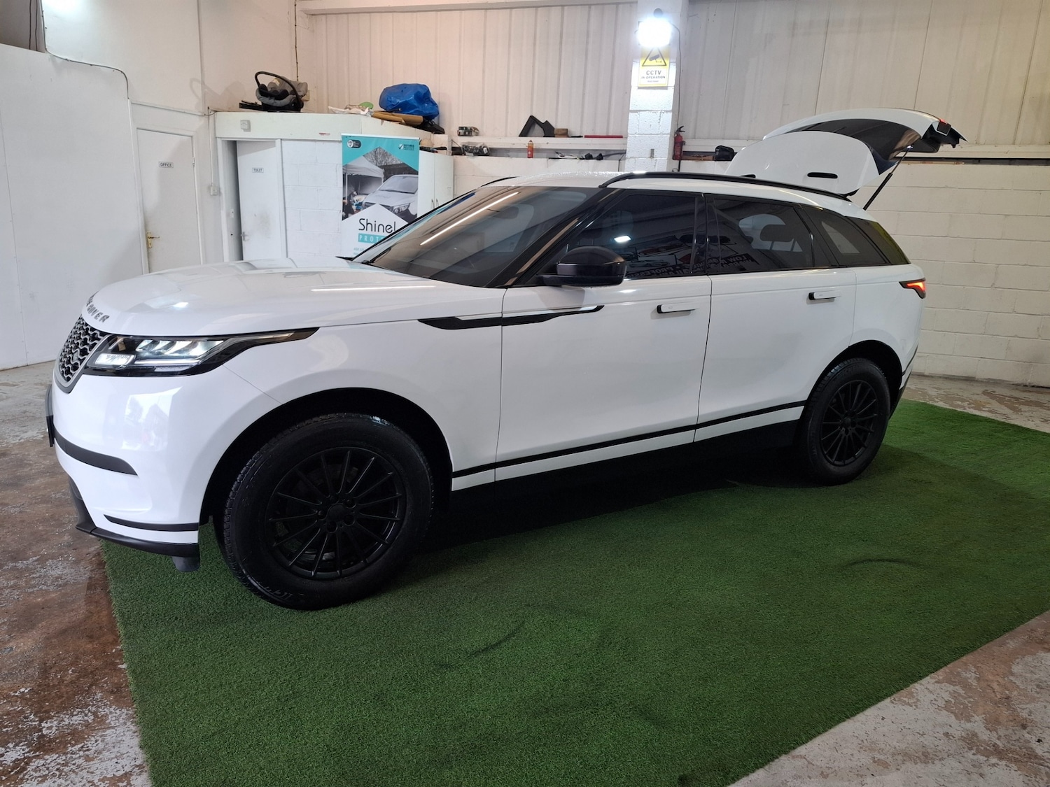 Used Land Rover Range Rover Velar 2018 for sale - 76314112: Photo 40