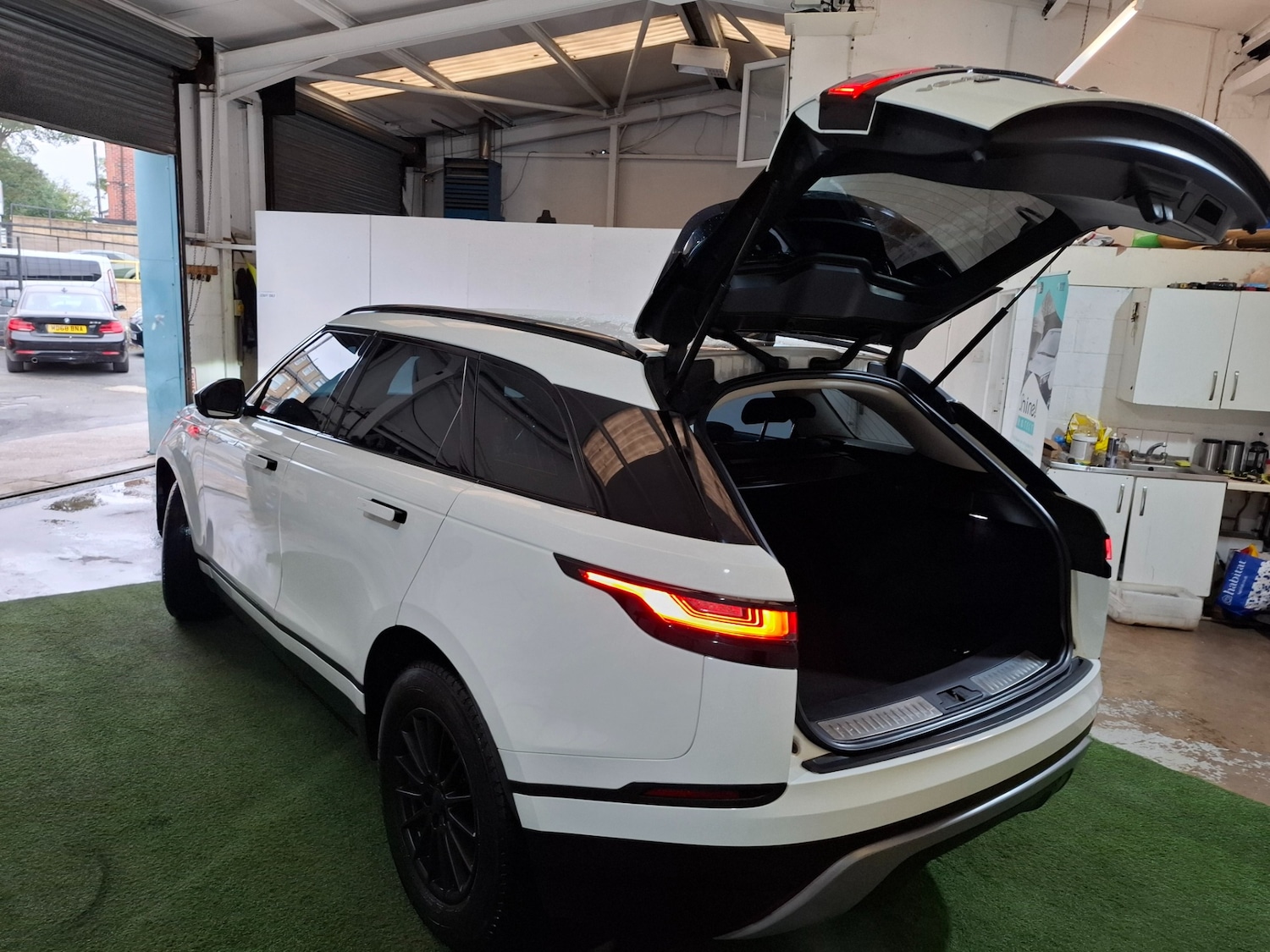 Used Land Rover Range Rover Velar 2018 for sale - 76314112: Photo 46