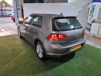 Used Volkswagen Golf 2016 for sale - 76000471: Photo