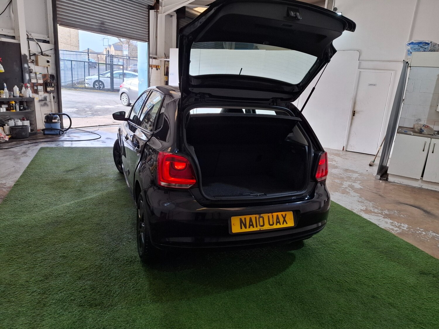 Used Volkswagen Polo 2010 for sale - 77720574: Photo 25