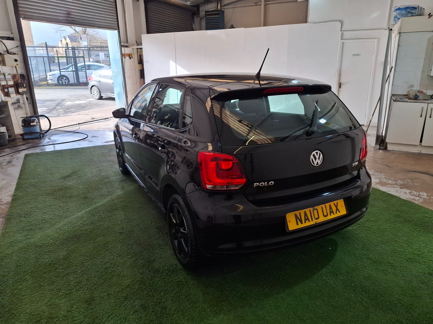 Used Volkswagen Polo 2010 for sale - 77720574: Photo 4