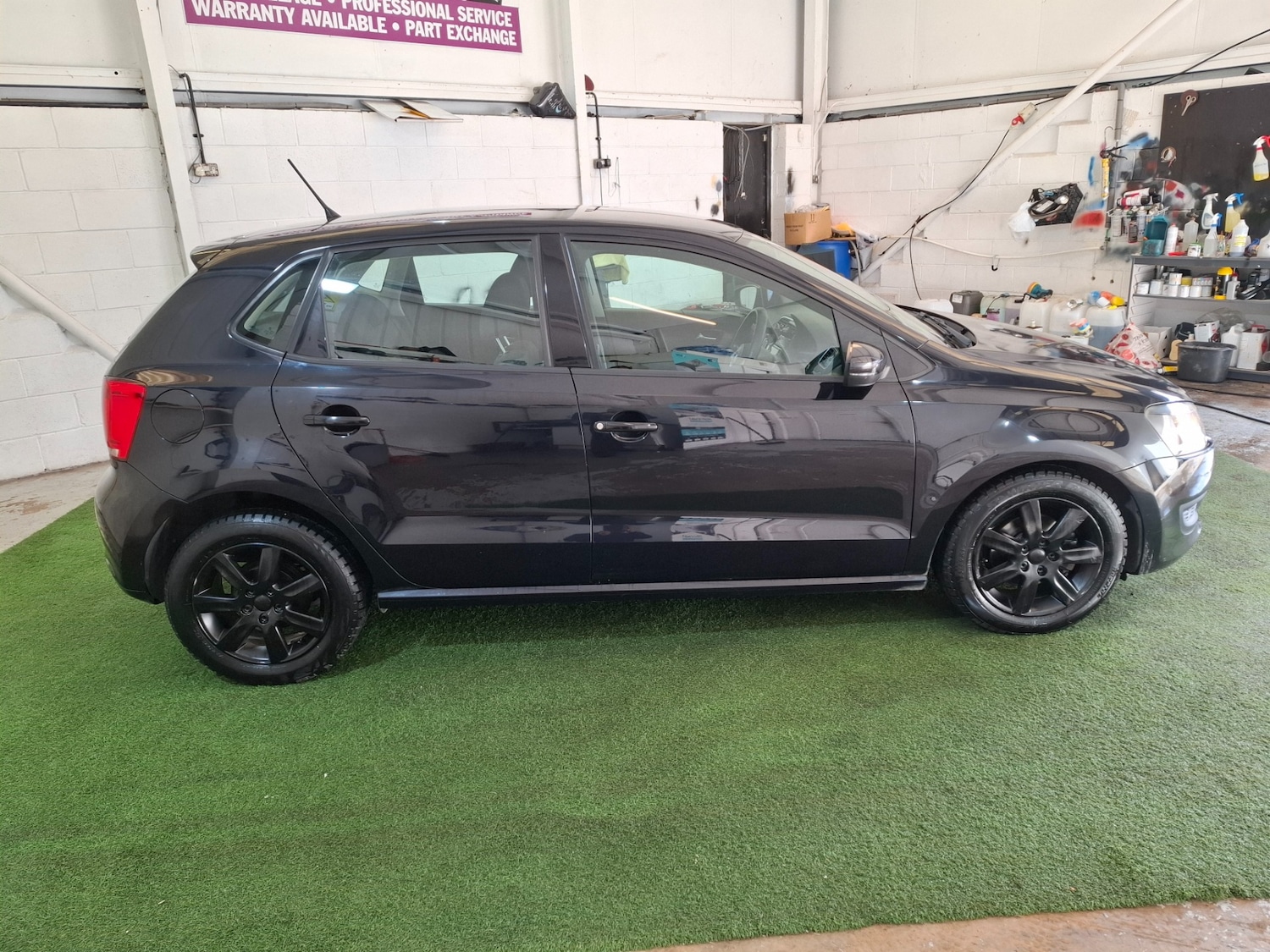 Used Volkswagen Polo 2010 for sale - 77720574: Photo 5