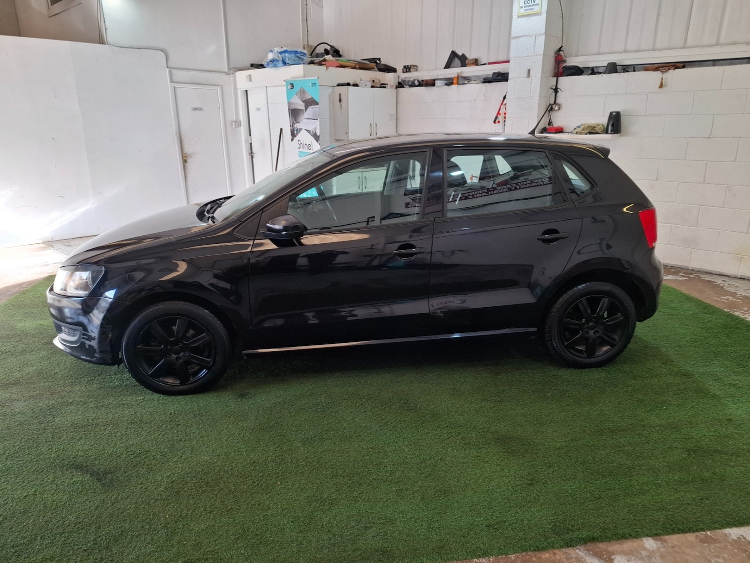 Used Volkswagen Polo 2010 for sale - 77720574: Photo 7