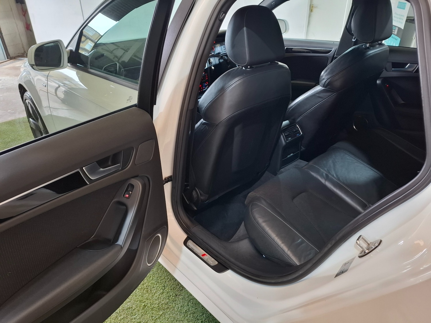 Used Audi A4 2012 for sale - 77846535: Photo 11