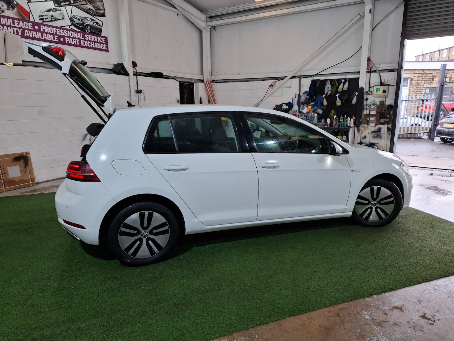 Used Volkswagen Golf 2019 for sale - 76547710: Photo 14