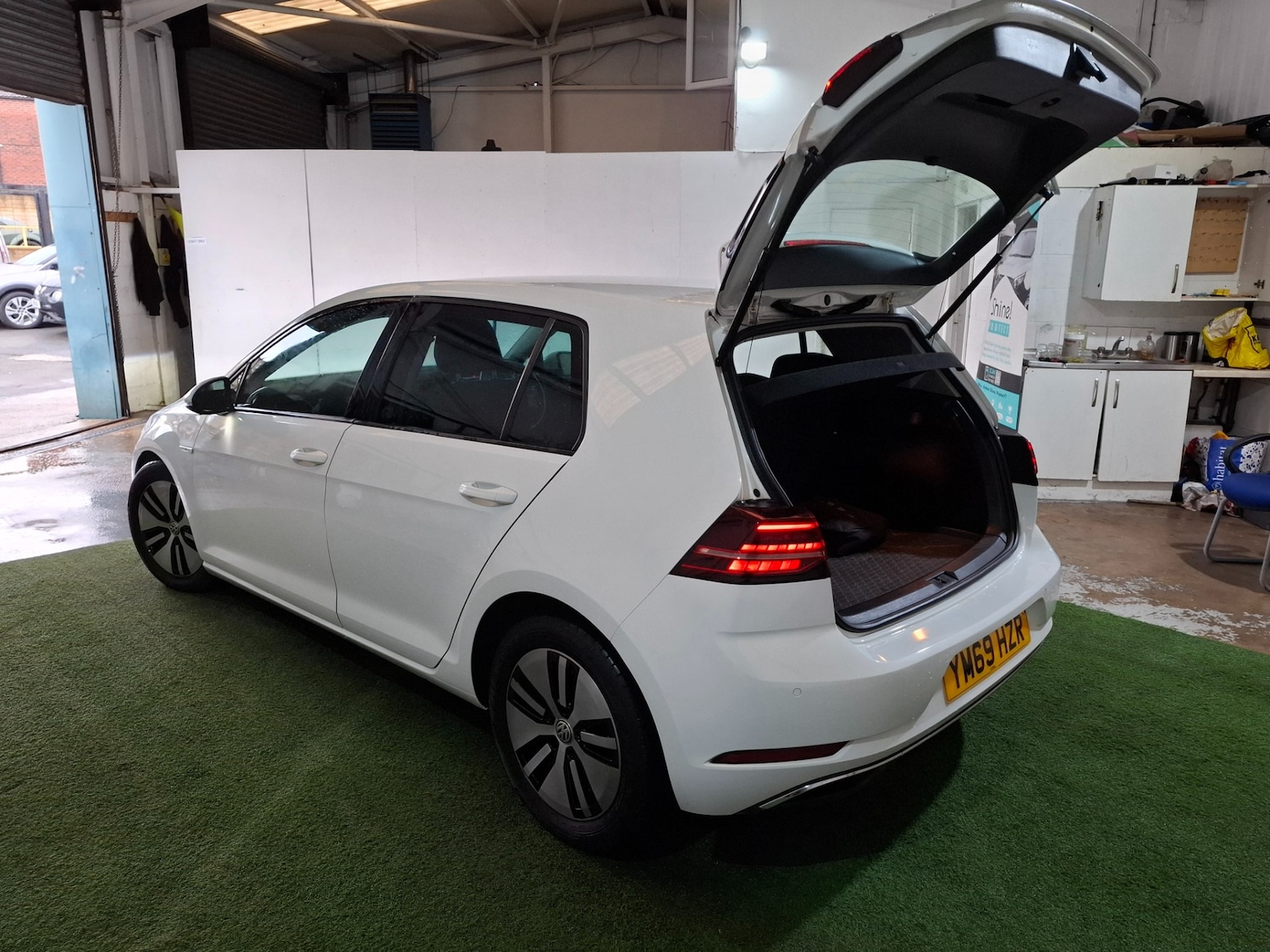 Used Volkswagen Golf 2019 for sale - 76547710: Photo 19