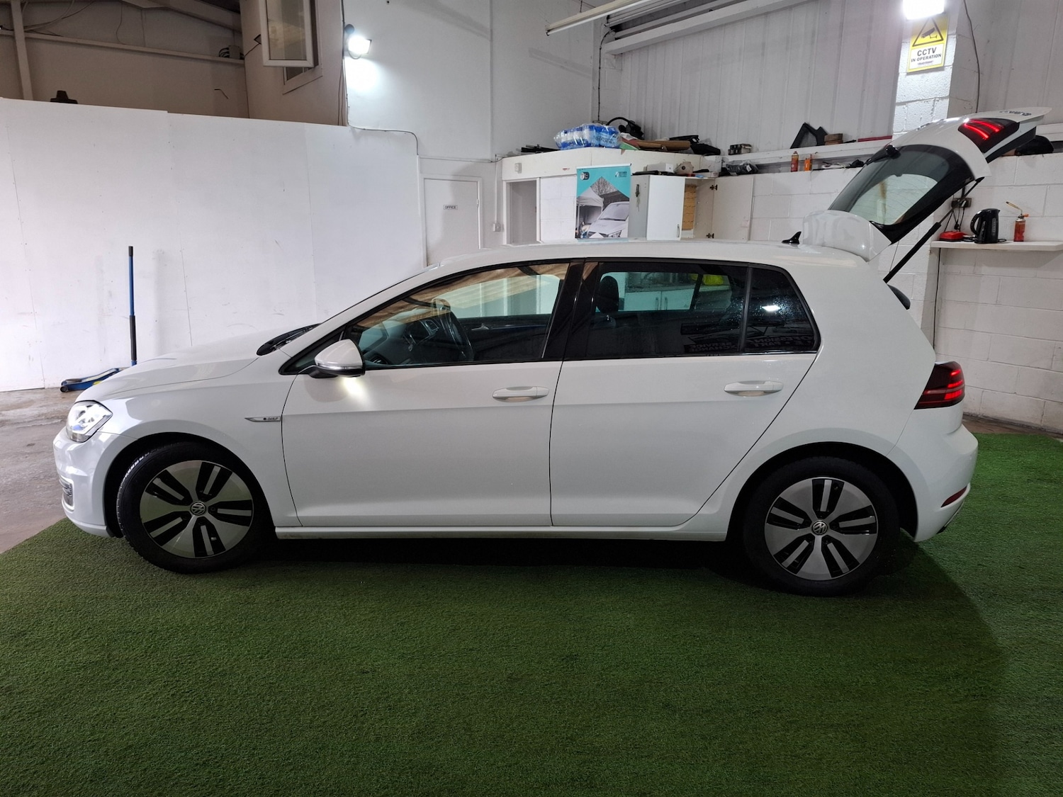 Used Volkswagen Golf 2019 for sale - 76547710: Photo 42