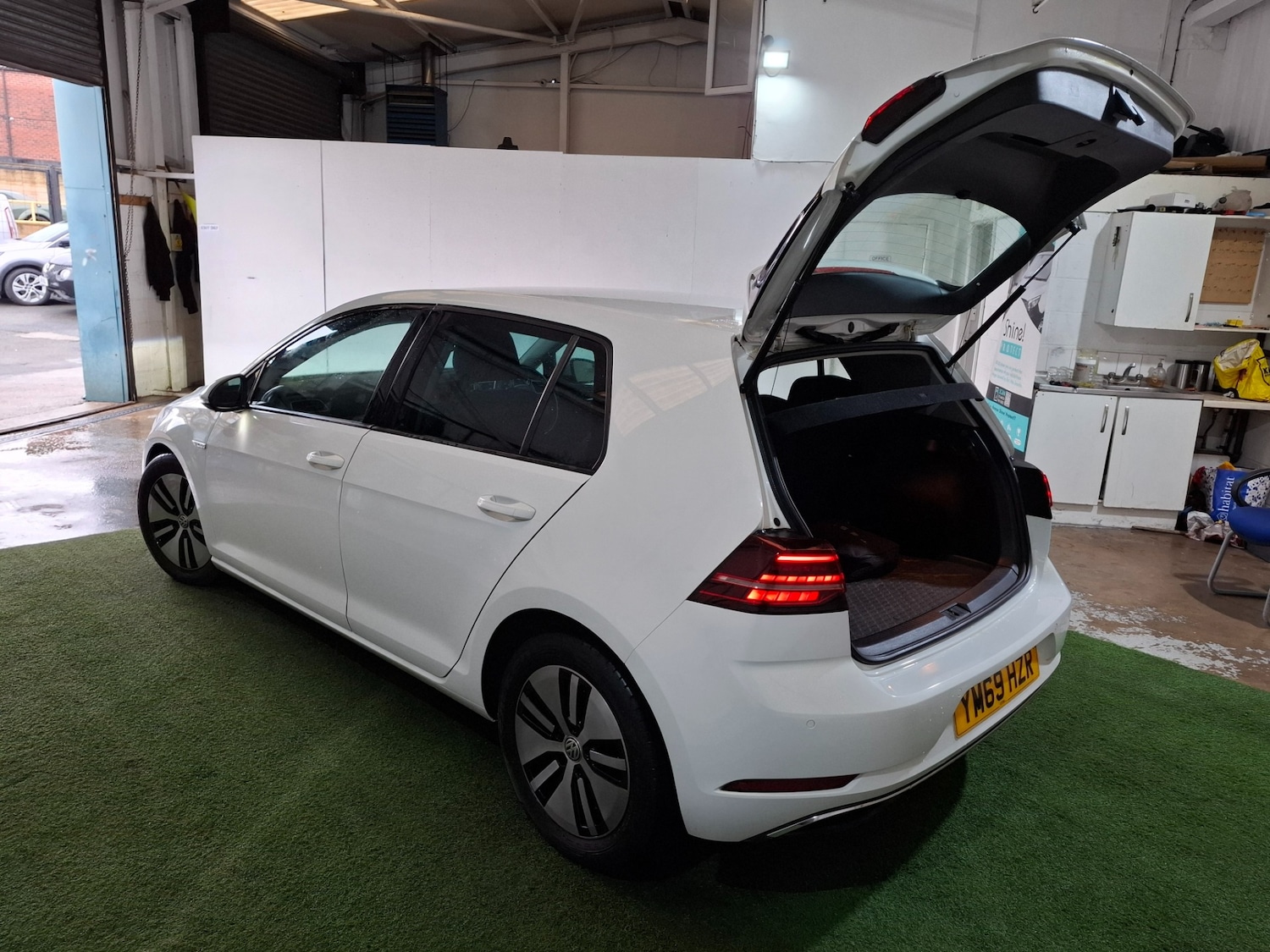 Used Volkswagen Golf 2019 for sale - 76547710: Photo 44