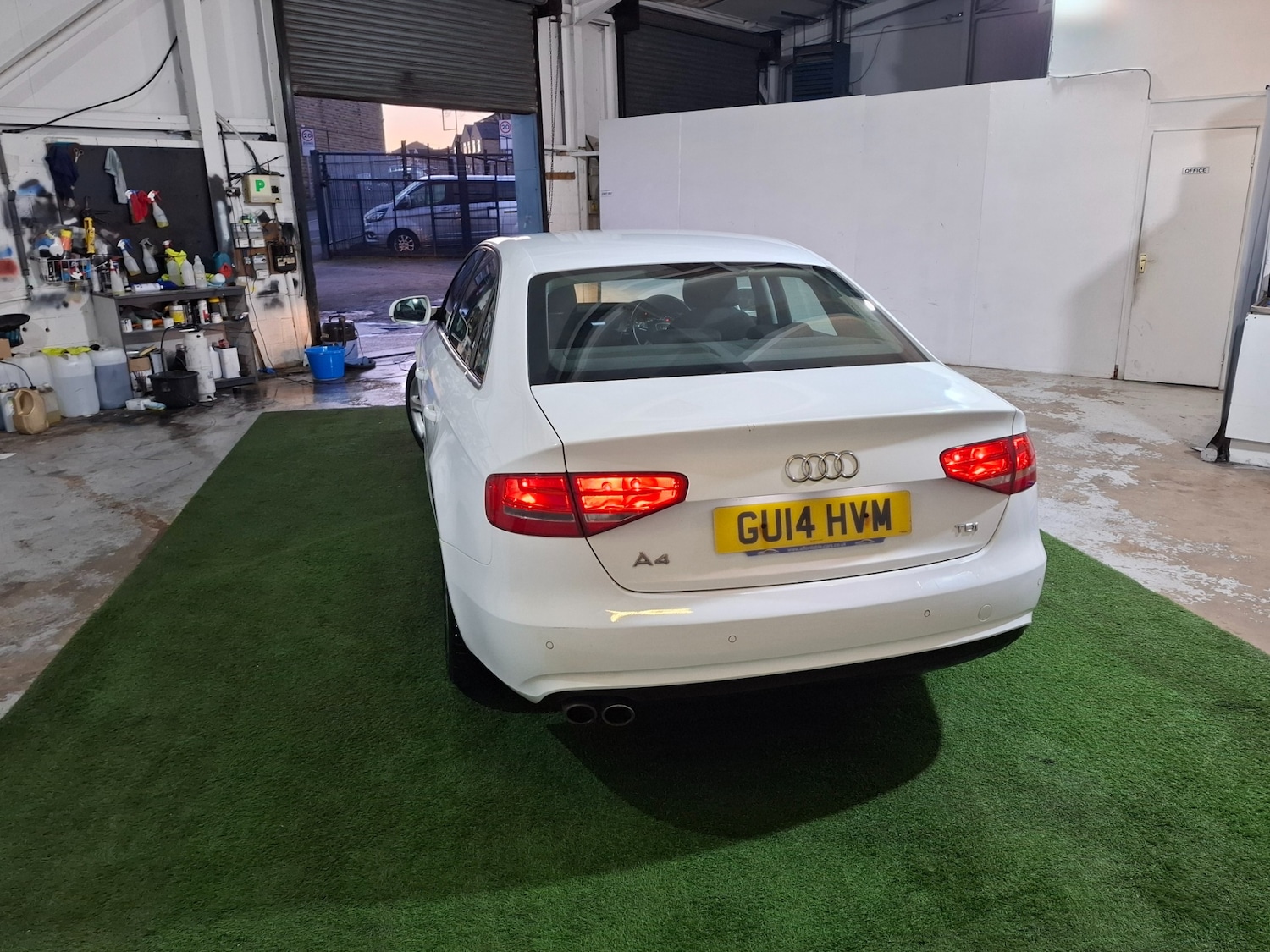 Used Audi A4 2014 for sale - 77053417: Photo 14