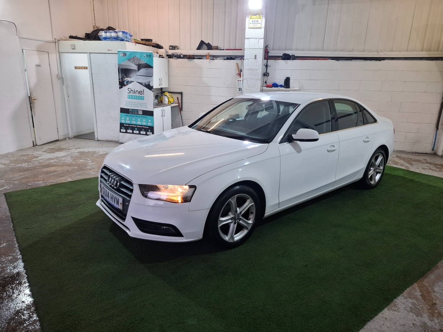 Used Audi A4 2014 for sale - 77053417: Photo 2