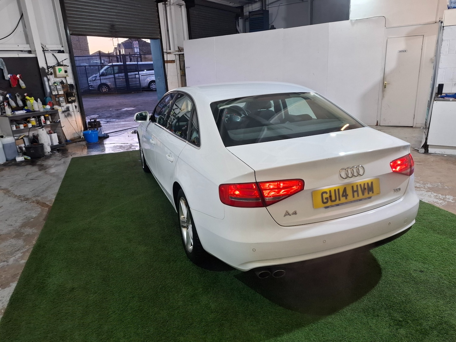 Used Audi A4 2014 for sale - 77053417: Photo 3