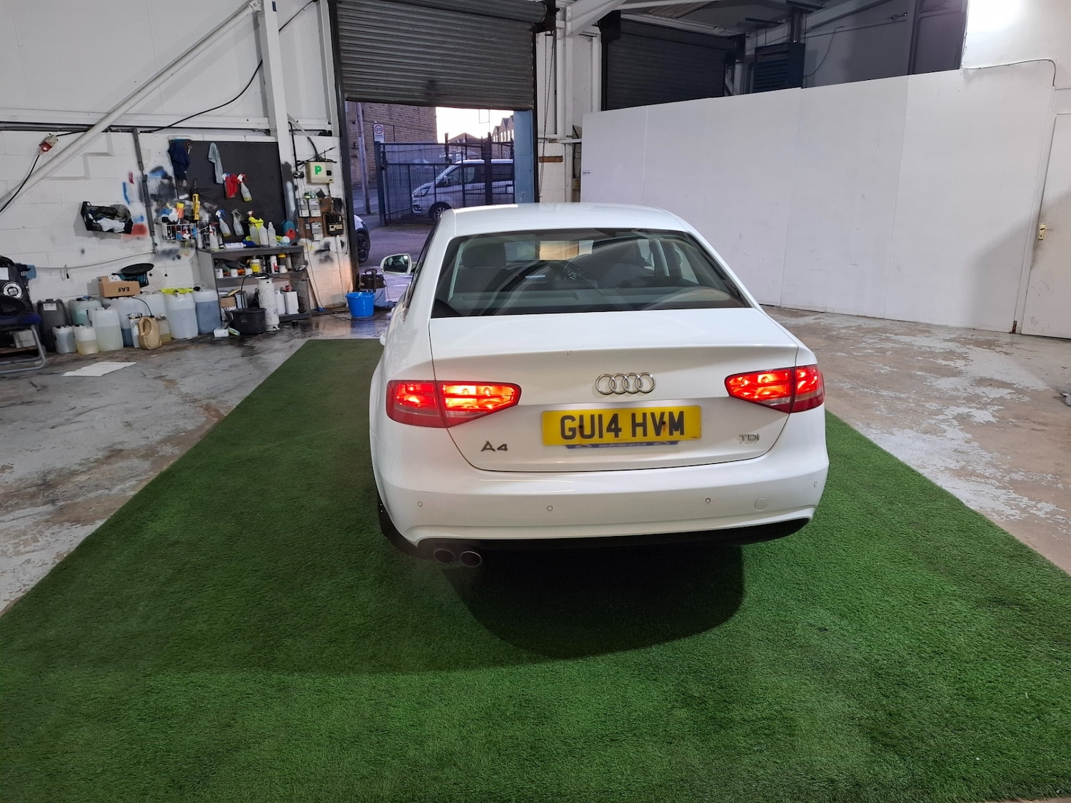 Used Audi A4 2014 for sale - 77053417: Photo 8