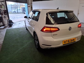Used Volkswagen Golf 2018 for sale - 77530381: Photo