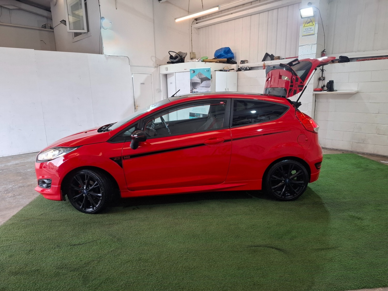 Used Ford Fiesta 2015 for sale - 76314110: Photo 24