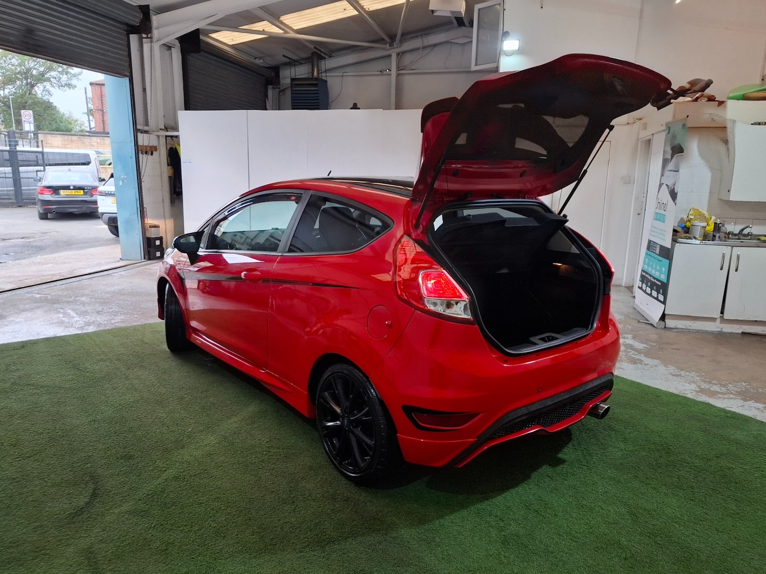 Used Ford Fiesta 2015 for sale - 76314110: Photo 26