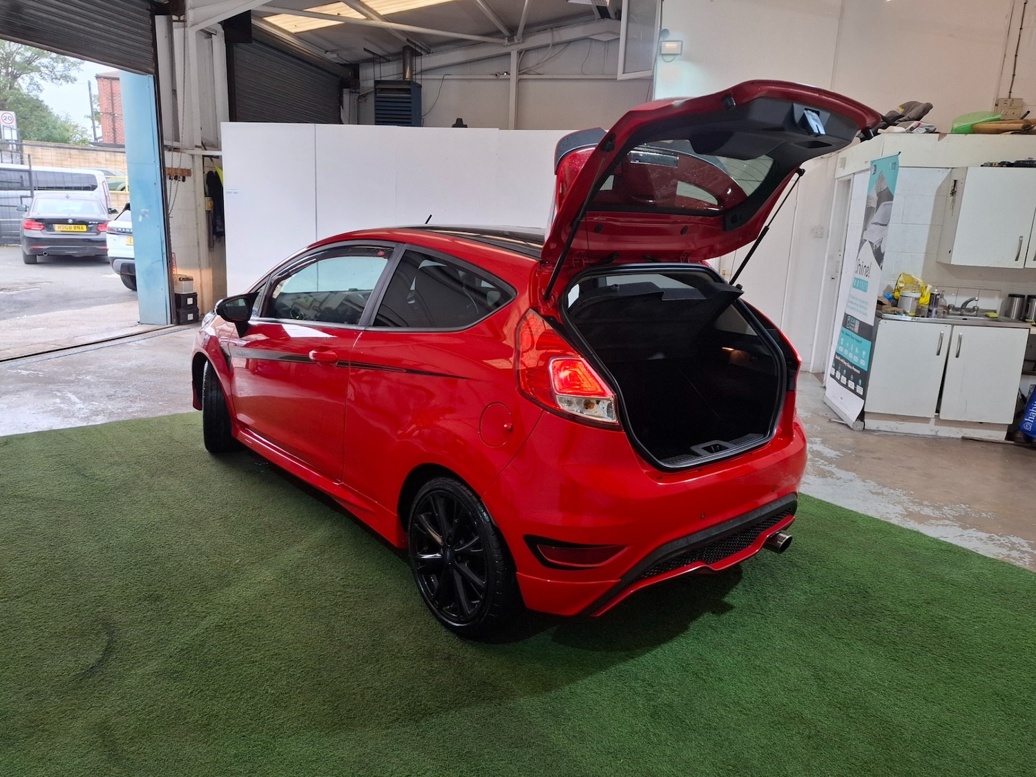 Used Ford Fiesta 2015 for sale - 76314110: Photo 30