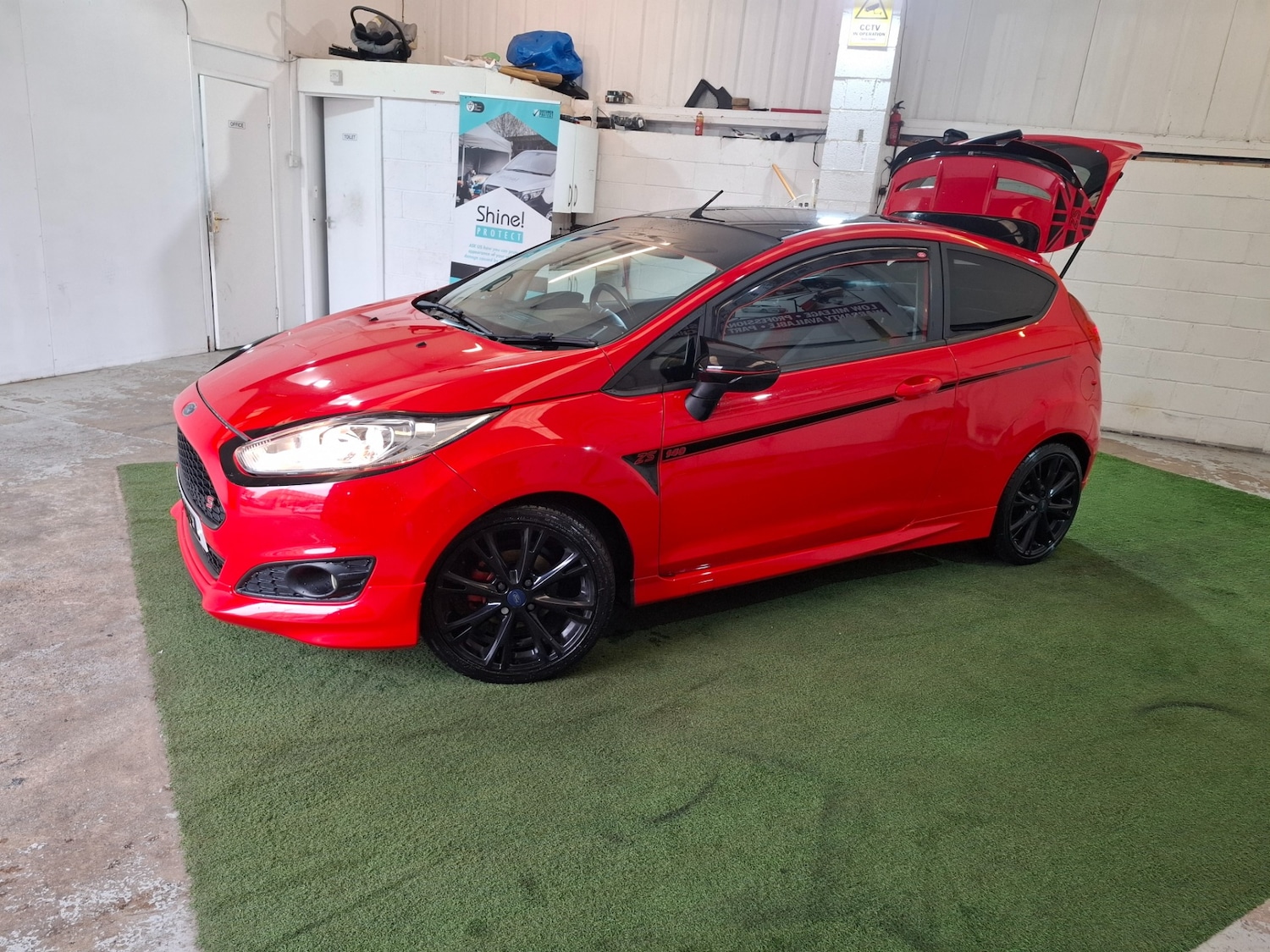 Used Ford Fiesta 2015 for sale - 76314110: Photo 32