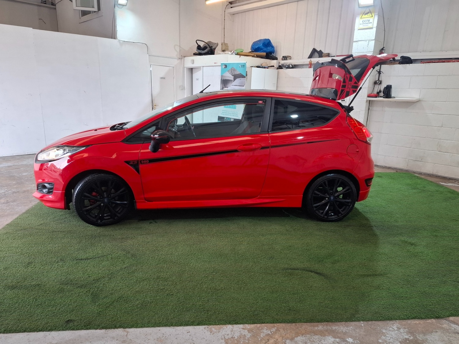 Used Ford Fiesta 2015 for sale - 76314110: Photo 38