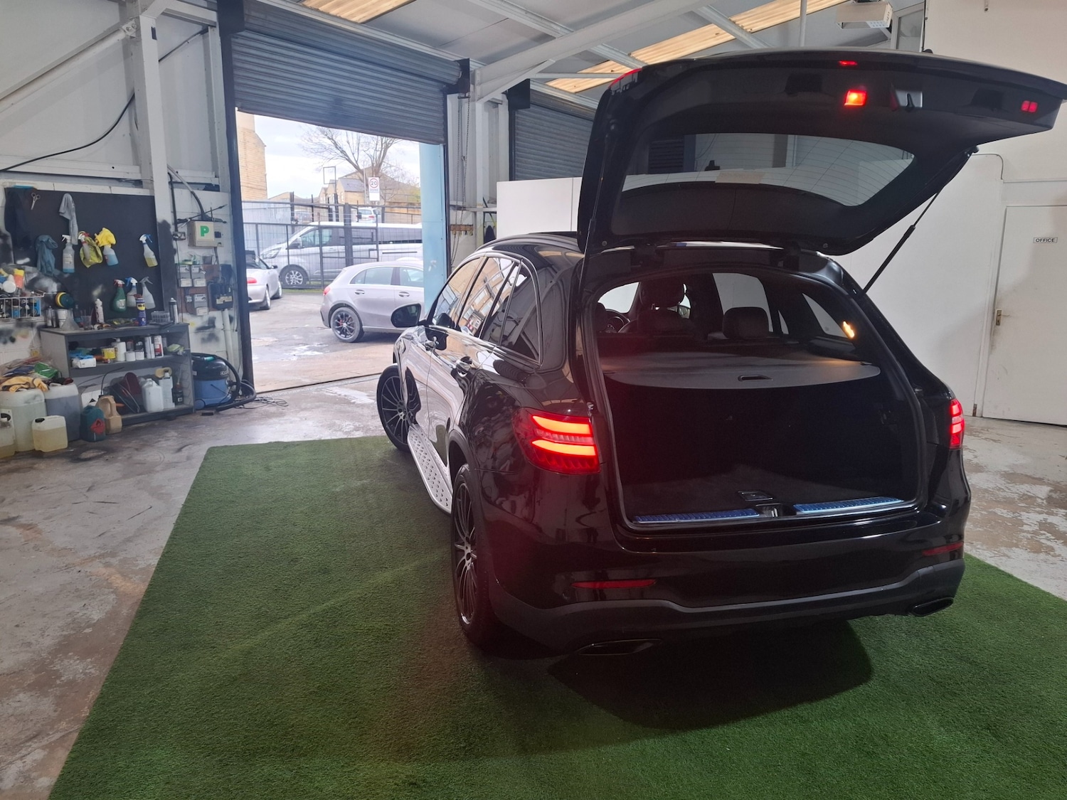 Used Mercedes-Benz GLC 2018 for sale - 76709701: Photo 34