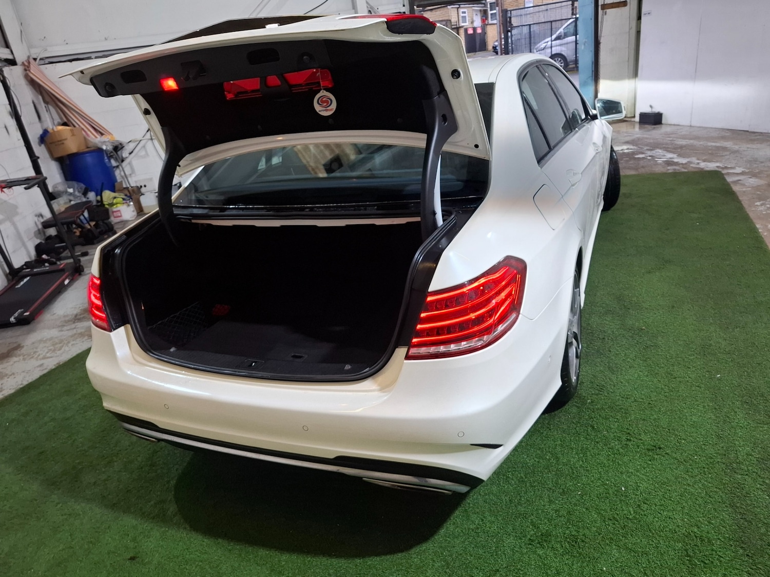 Used Mercedes-Benz E Class 2013 for sale - 77342765: Photo 12