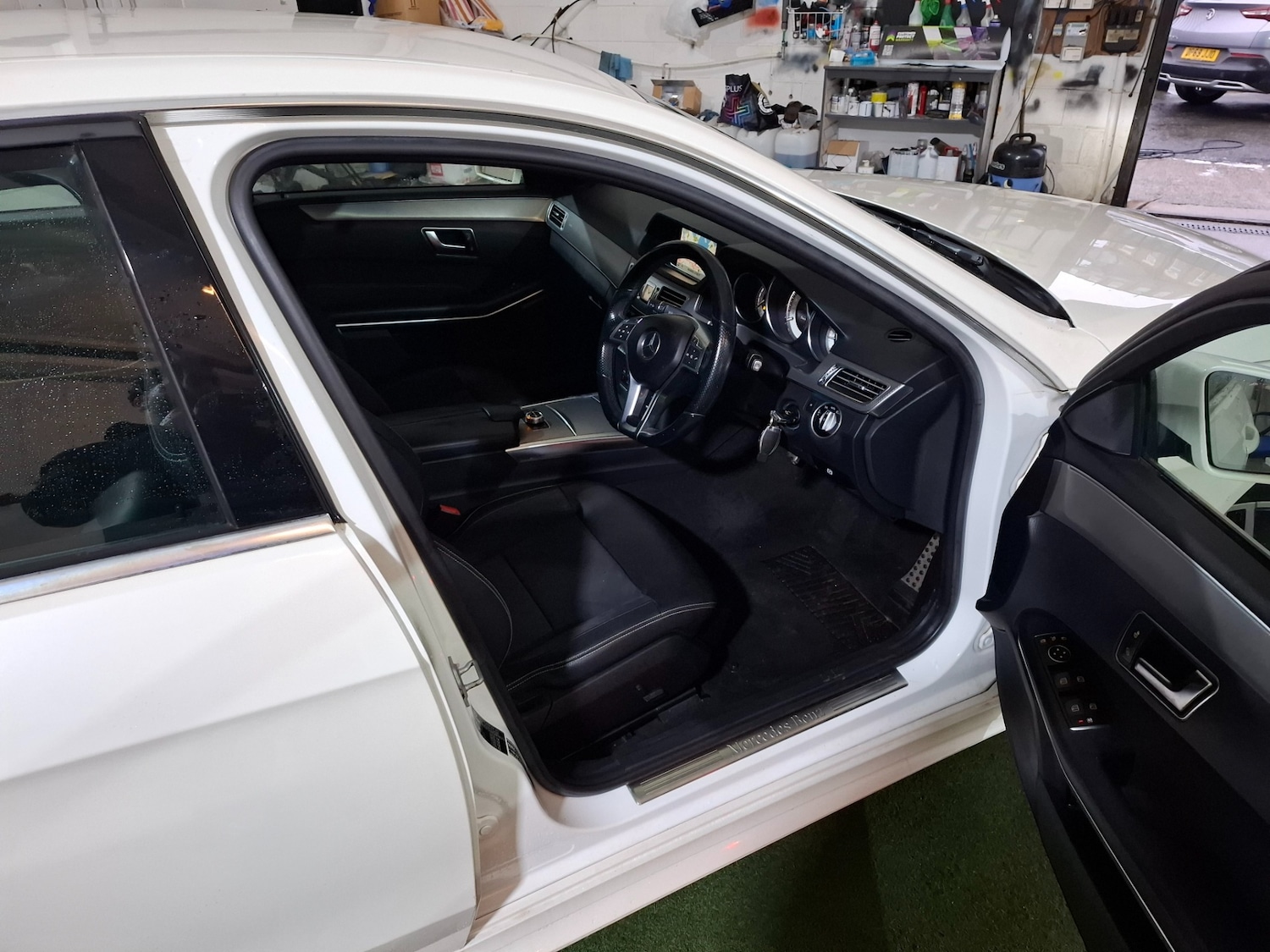 Used Mercedes-Benz E Class 2013 for sale - 77342765: Photo 26