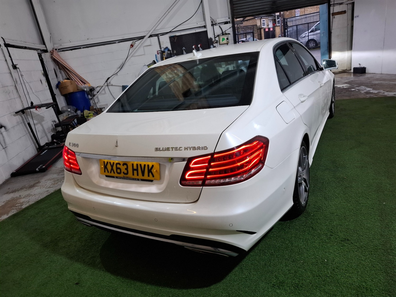 Used Mercedes-Benz E Class 2013 for sale - 77342765: Photo 4