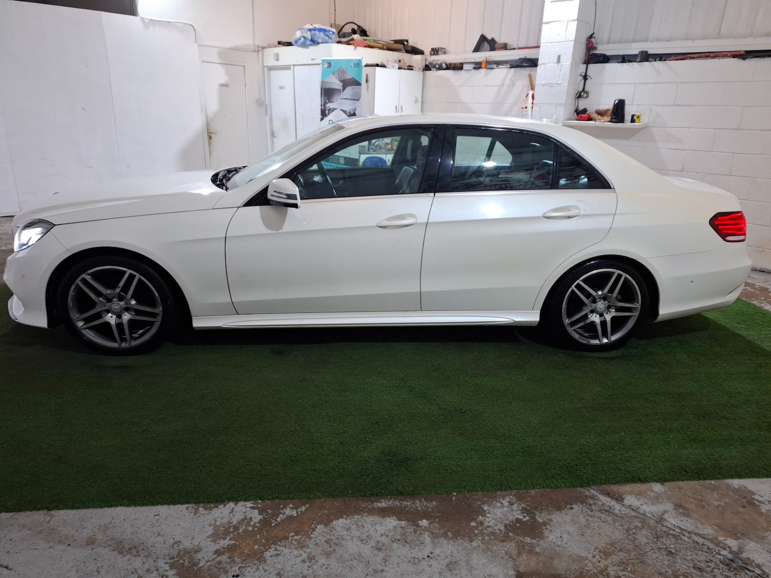 Used Mercedes-Benz E Class 2013 for sale - 77342765: Photo 7