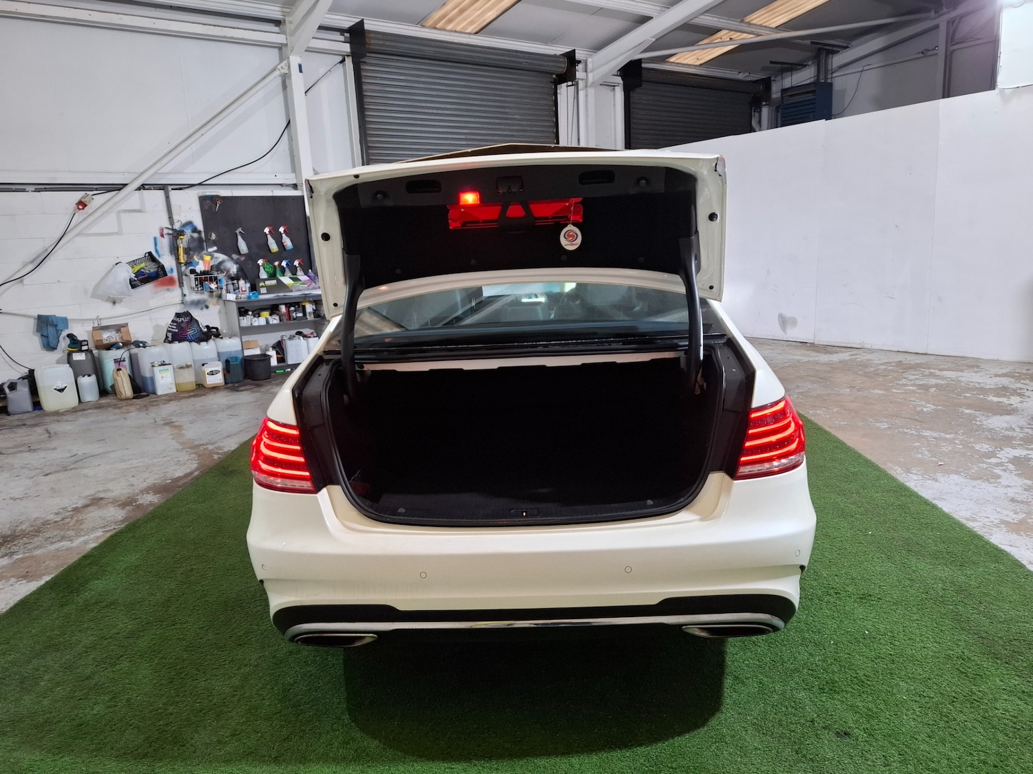 Used Mercedes-Benz E Class 2013 for sale - 77342765: Photo 9