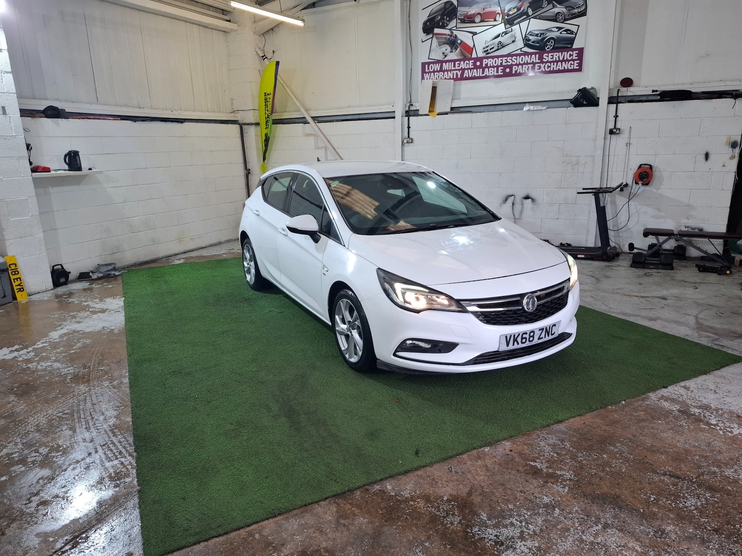 Used Vauxhall Astra 2018 for sale - 76770258: Photo 1