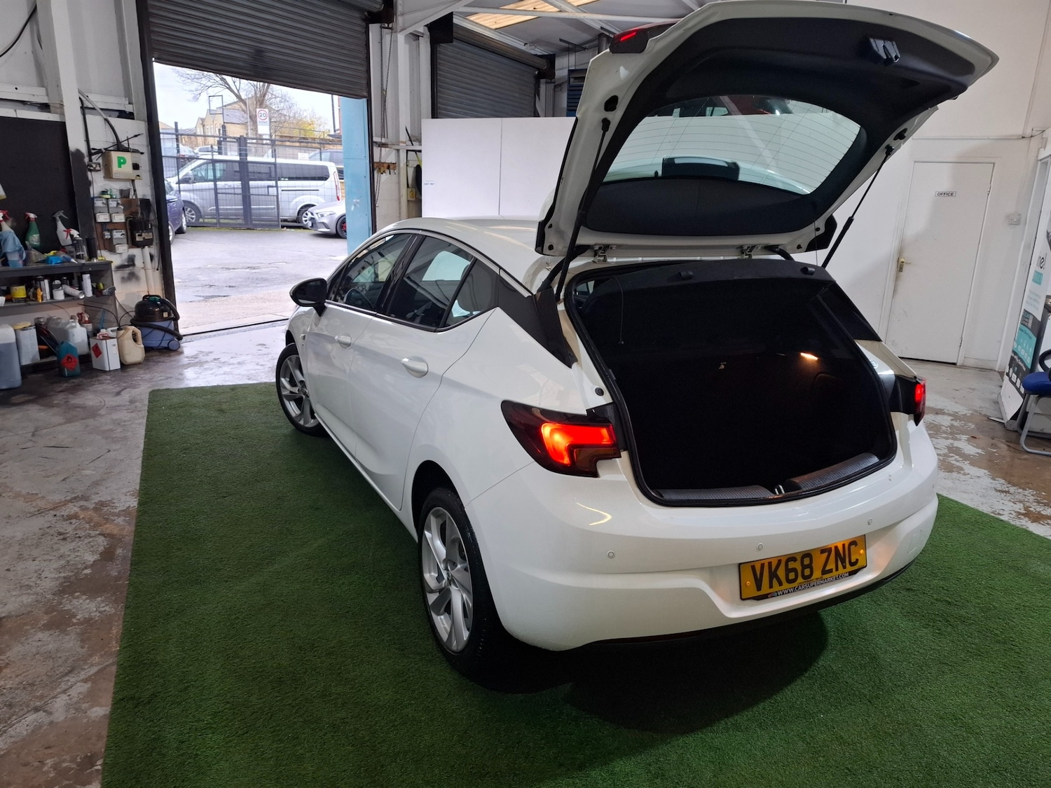 Used Vauxhall Astra 2018 for sale - 76770258: Photo 23