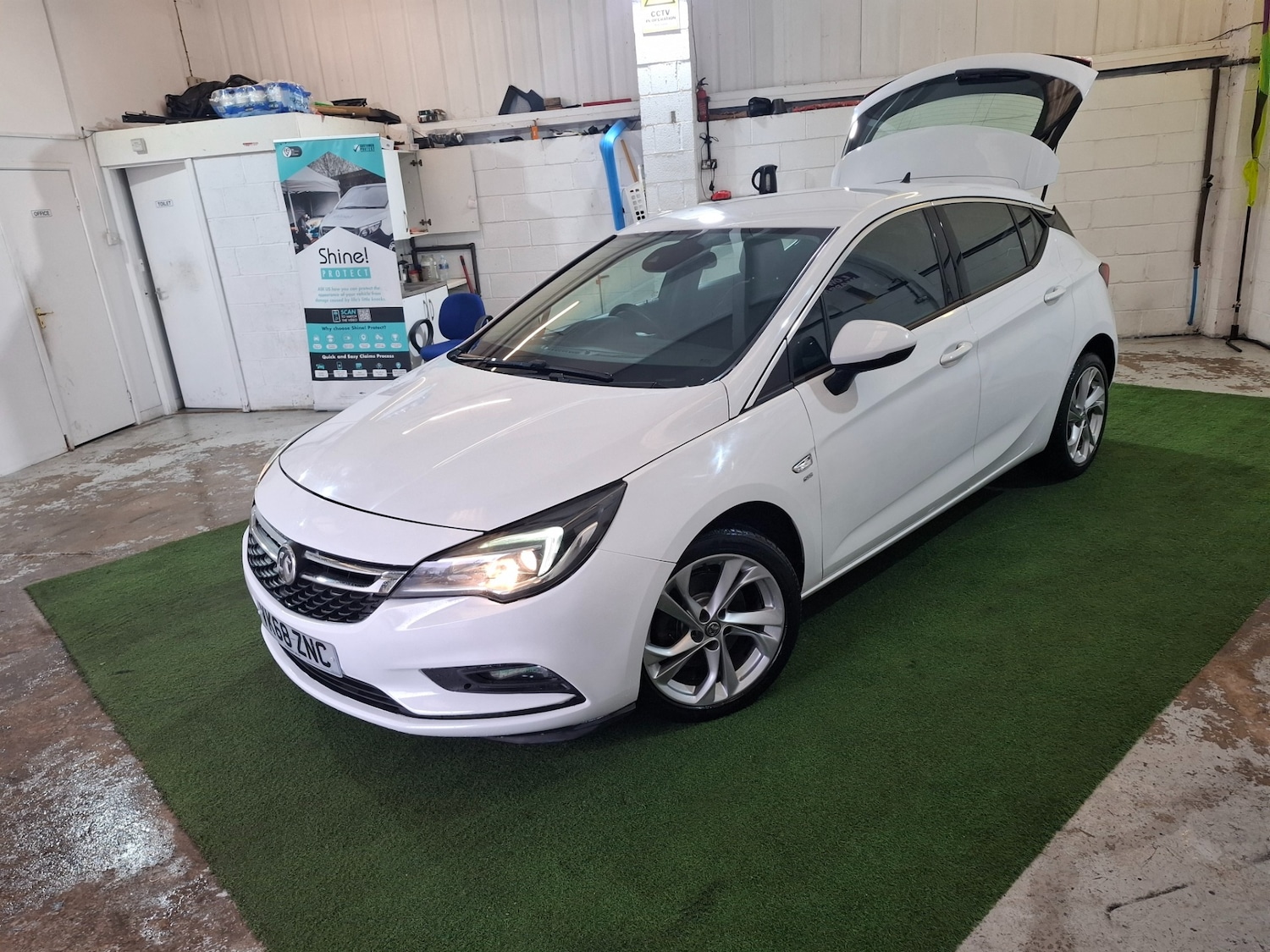 Used Vauxhall Astra 2018 for sale - 76770258: Photo 24