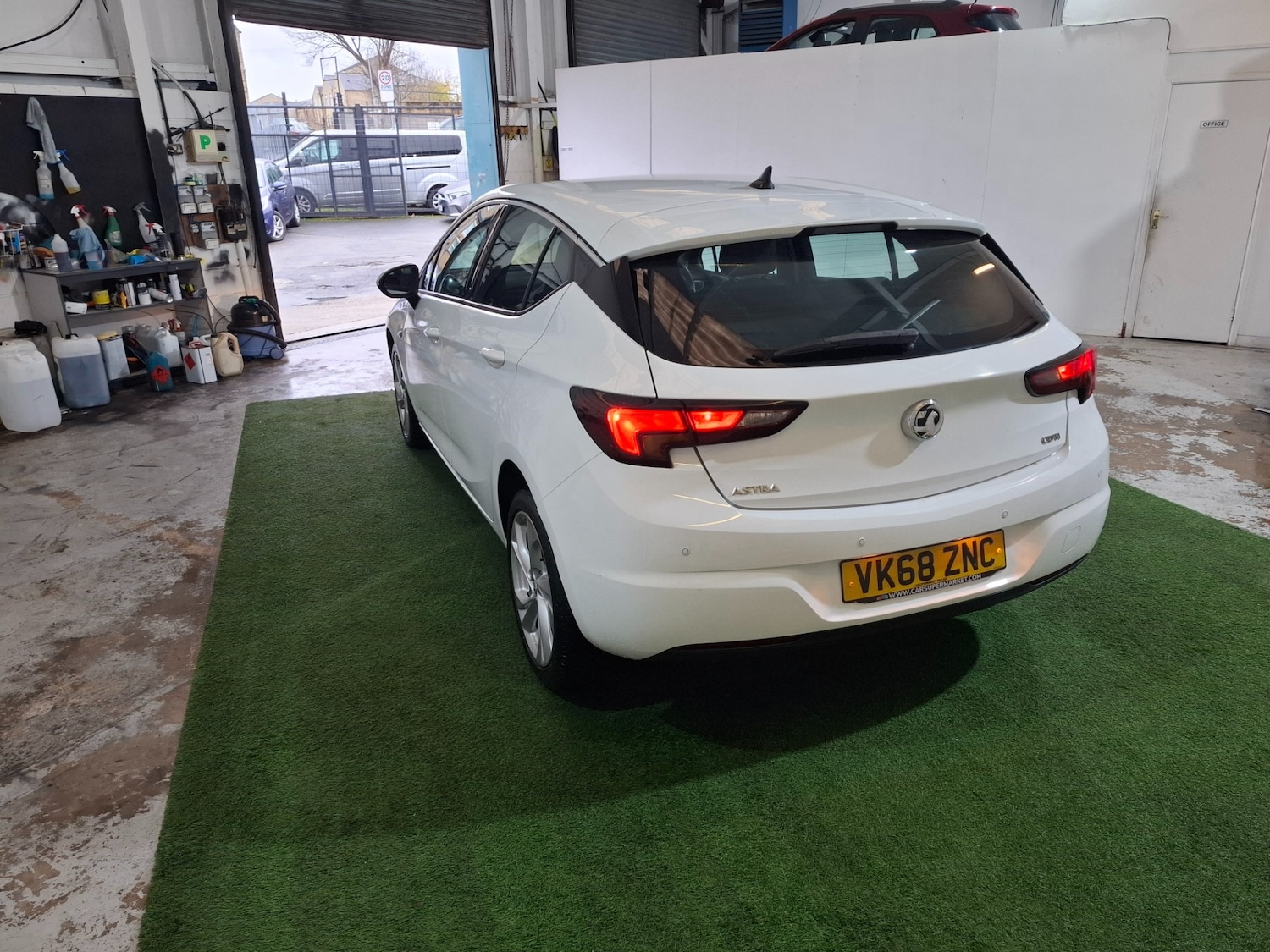 Used Vauxhall Astra 2018 for sale - 76770258: Photo 3