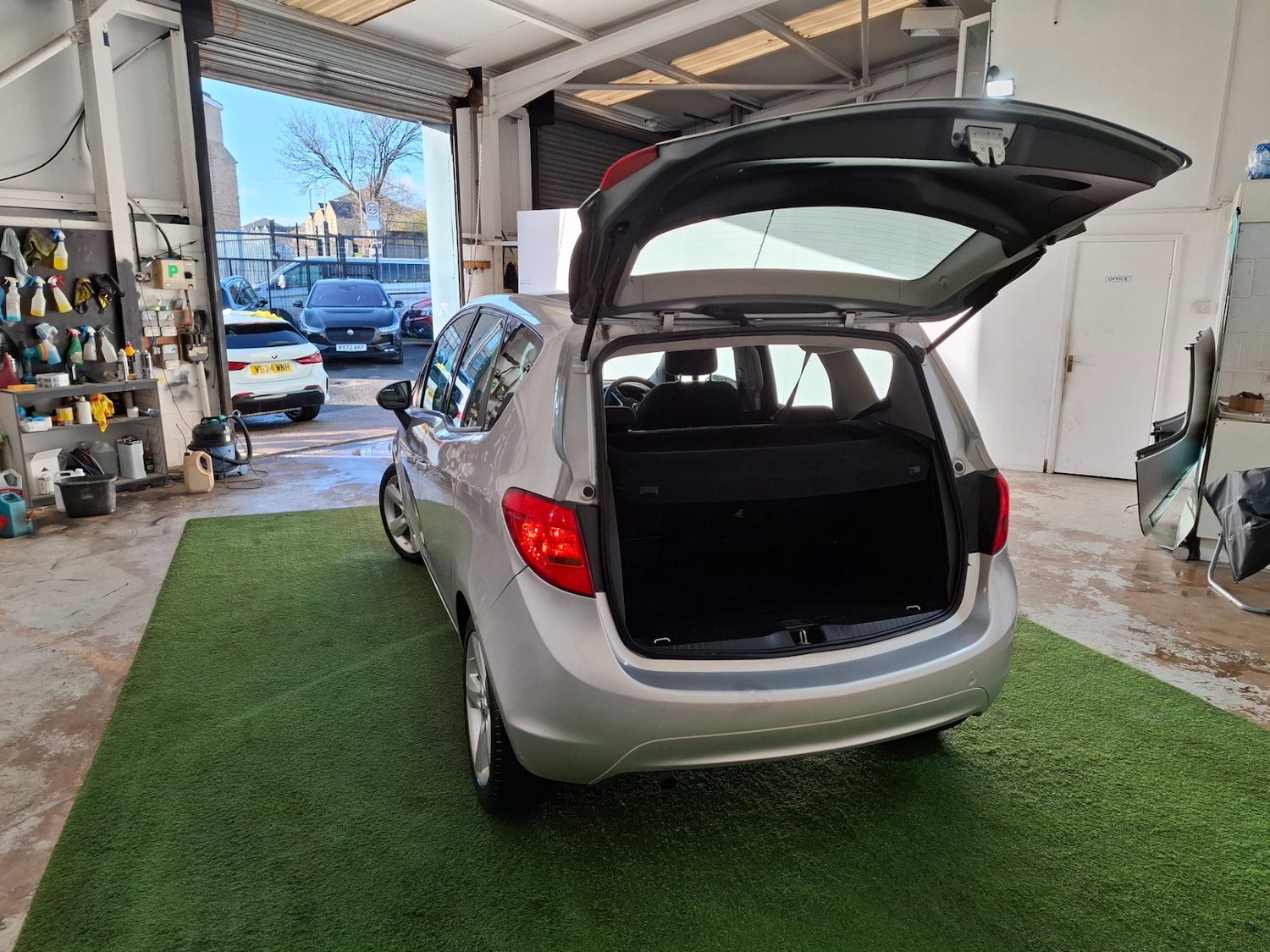 Used Vauxhall Meriva 2015 for sale - 76694371: Photo 17