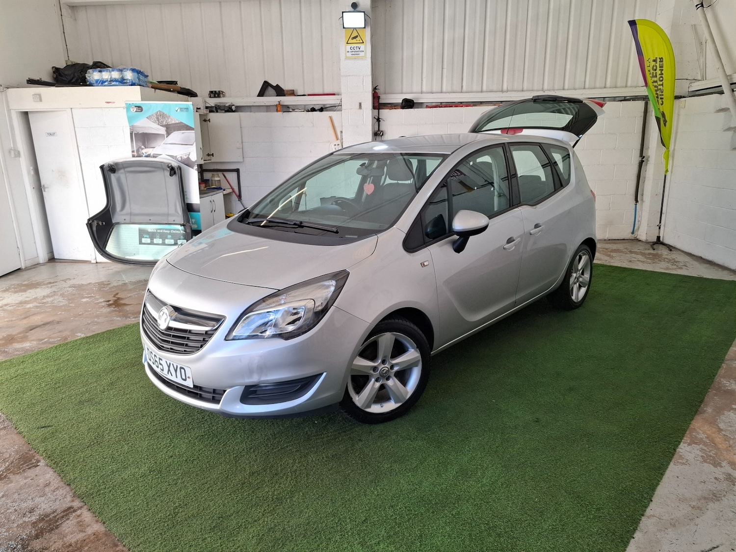 Used Vauxhall Meriva 2015 for sale - 76694371: Photo 2