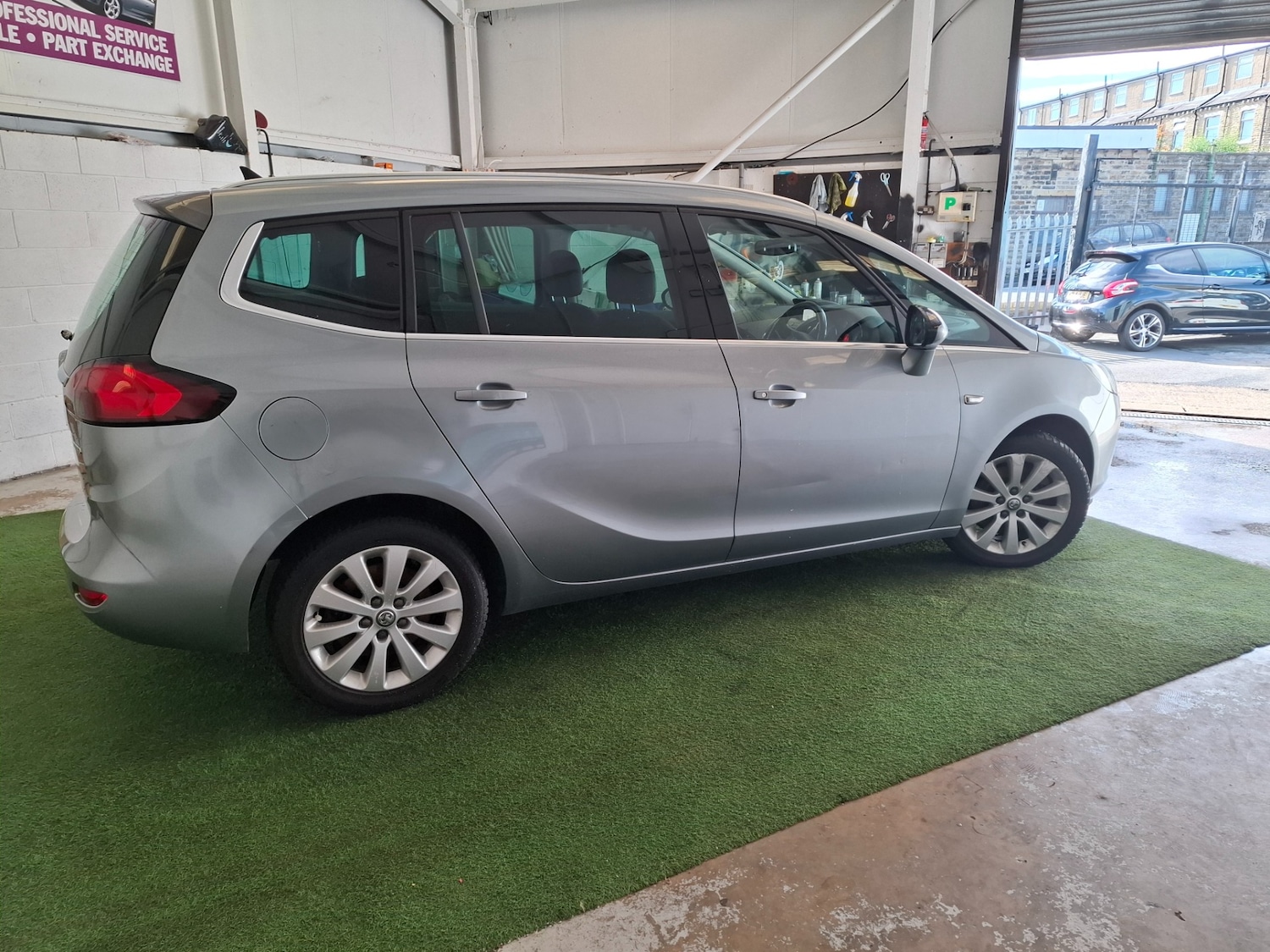 Used Vauxhall Zafira 2014 for sale - 76185915: Photo 12