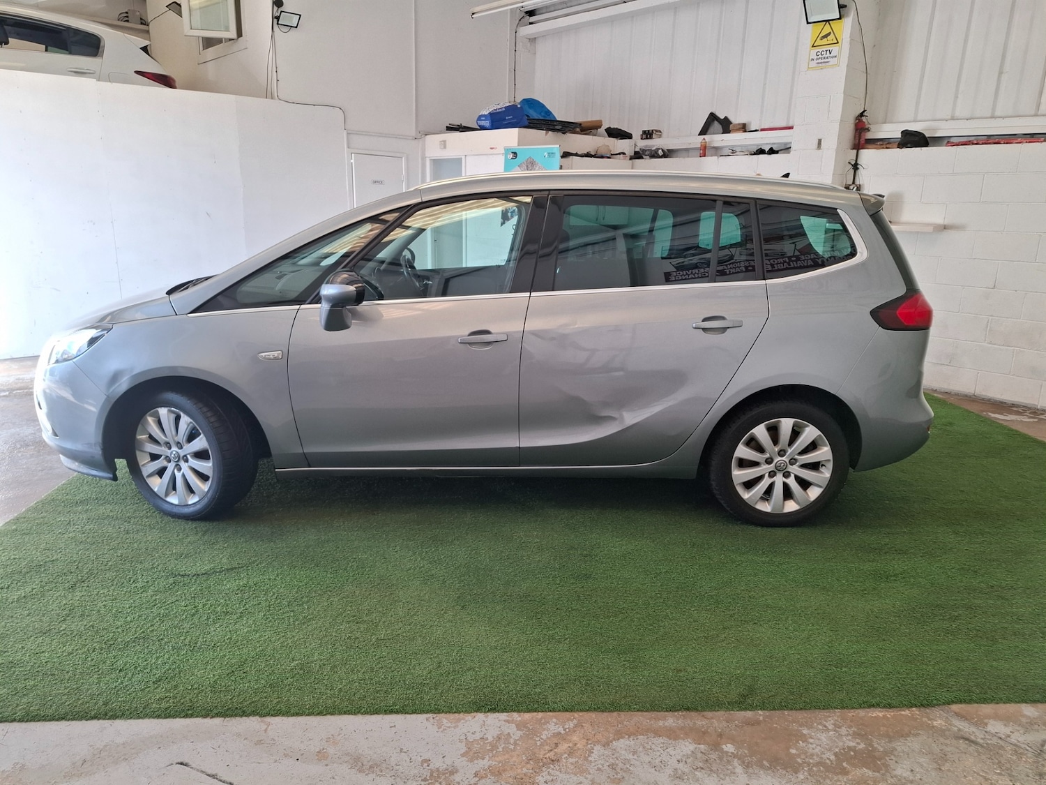 Used Vauxhall Zafira 2014 for sale - 76185915: Photo 13
