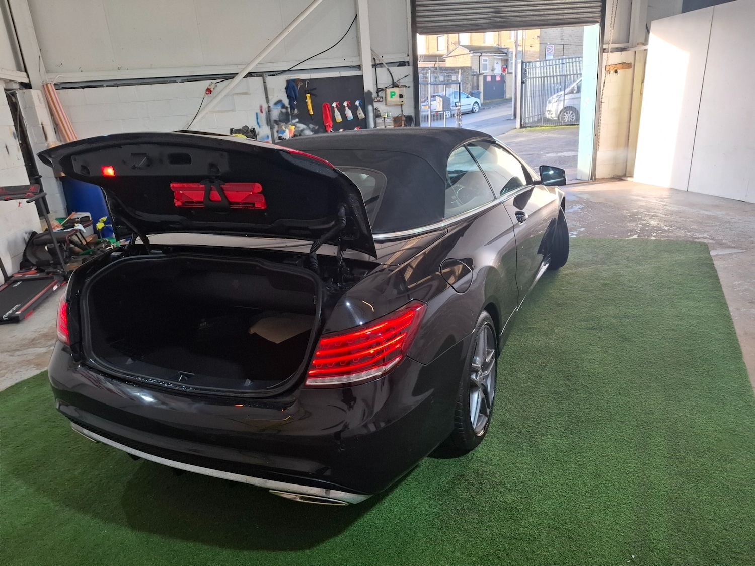 Used Mercedes-Benz E Class 2014 for sale - 77125092: Photo 11