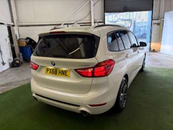 Used BMW 2 Series 2018 for sale - 73111752: Photo