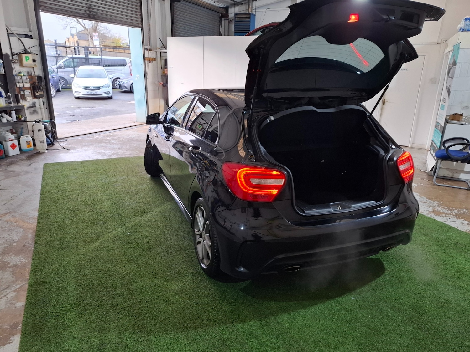 Used Mercedes-Benz A-Class 2015 for sale - 76763833: Photo 17