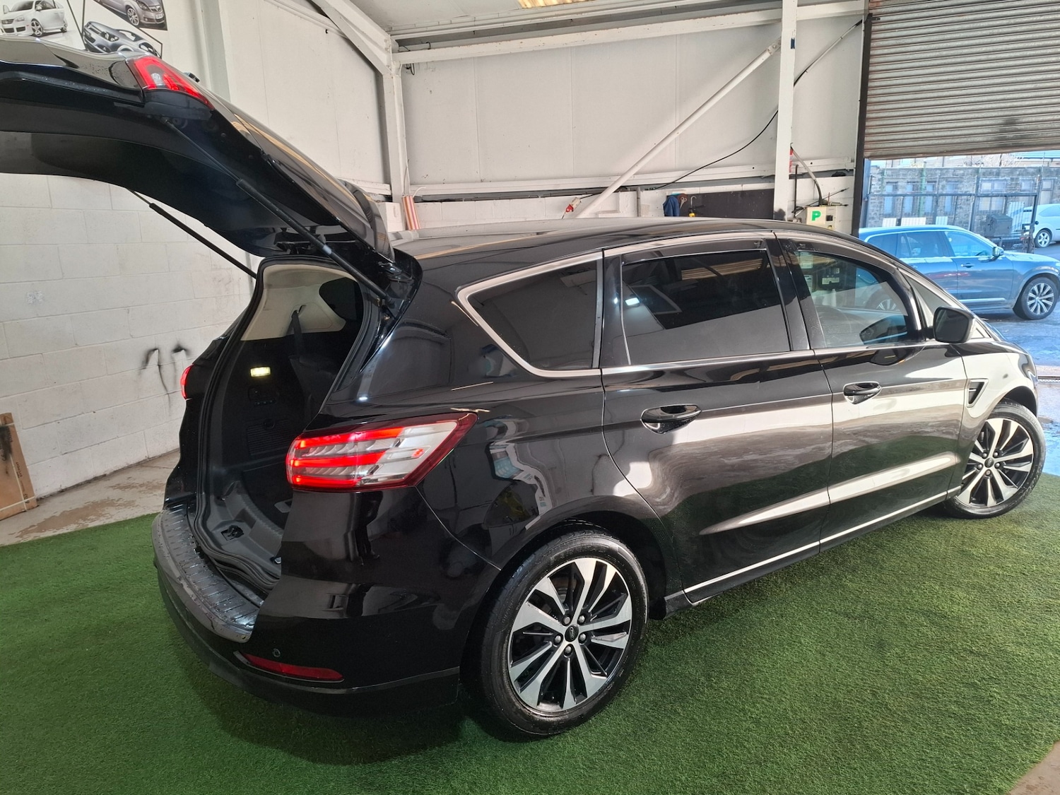 Used Ford S-Max 2017 for sale - 77104705: Photo 15