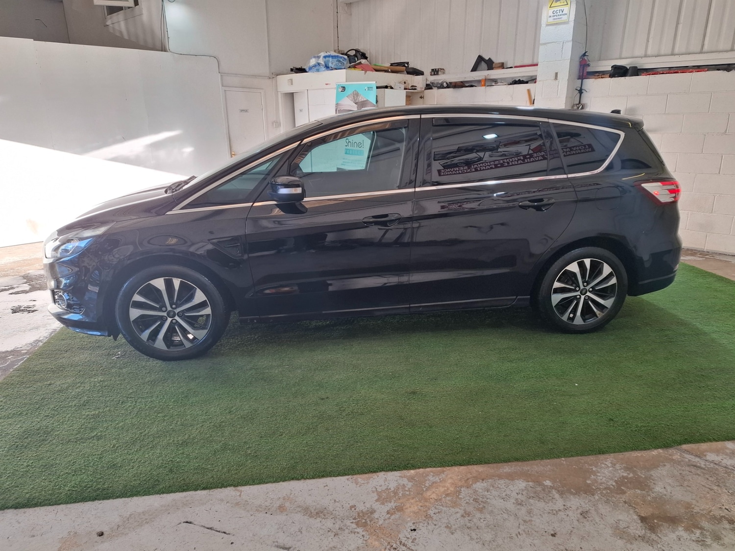Used Ford S-Max 2017 for sale - 77104705: Photo 6