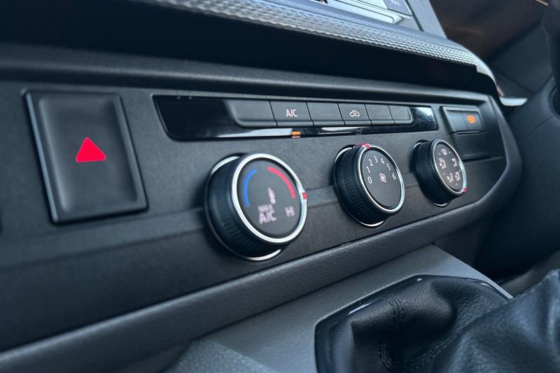 Used Volkswagen Transporter 2021 for sale - 76918300: Photo 37