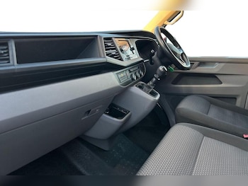 Used Volkswagen Transporter 2021 for sale - 76918300: Photo