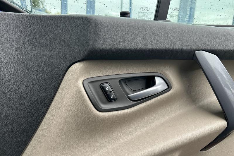 Used Ford Tourneo Custom 2017 for sale - 76184344: Photo 41