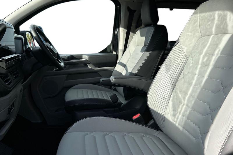 Used Ford E-Tourneo Custom 2025 for sale - 76660093: Photo 11