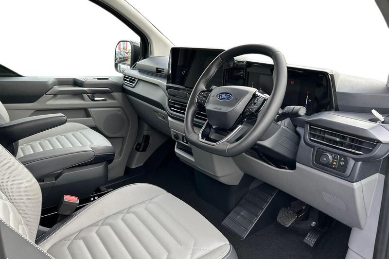 Used Ford E-Tourneo Custom 2025 for sale - 76660093: Photo 15