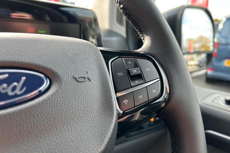 Used Ford E-Tourneo Custom 2025 for sale - 76660093: Photo 33