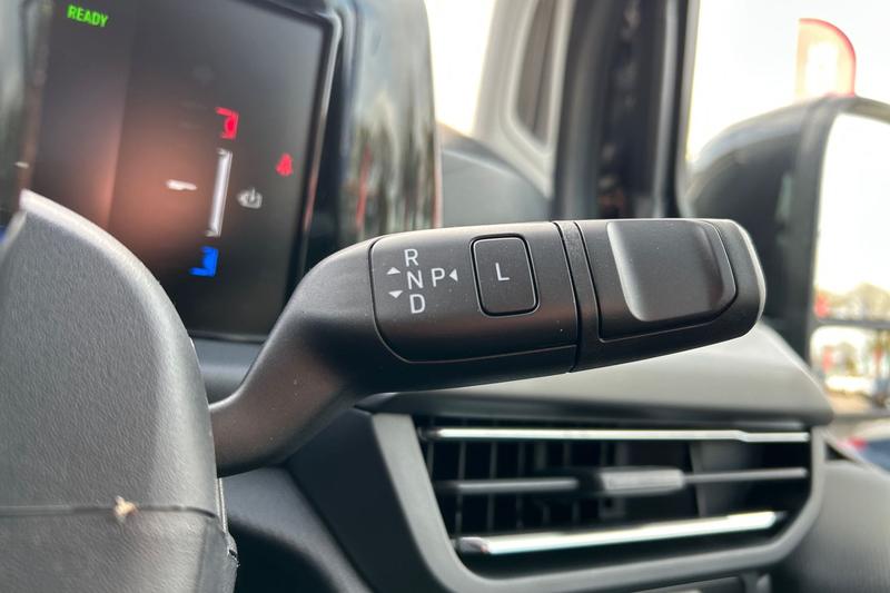 Used Ford E-Tourneo Custom 2025 for sale - 76660093: Photo 35