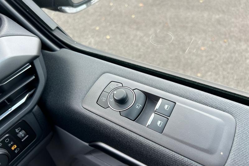 Used Ford E-Tourneo Custom 2025 for sale - 76660093: Photo 40